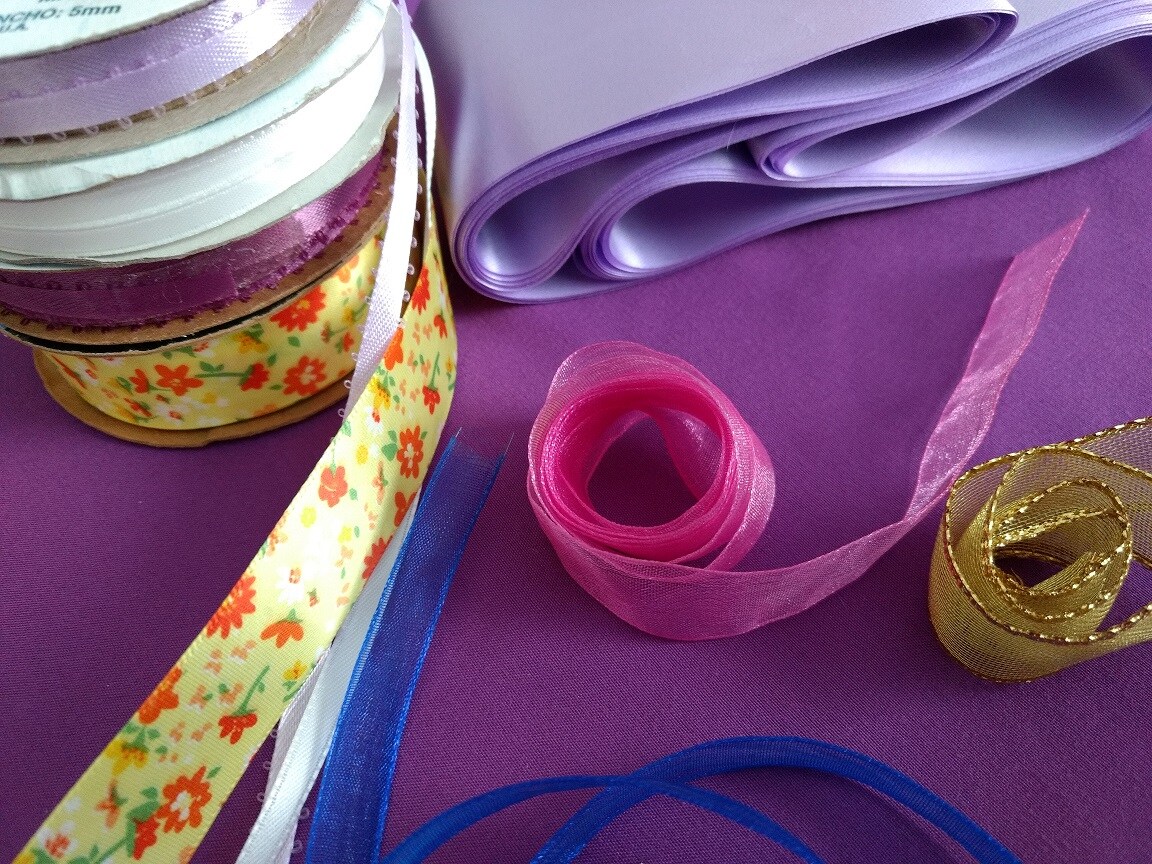 Ribbon with Gold Script (Notate Desired Words in 